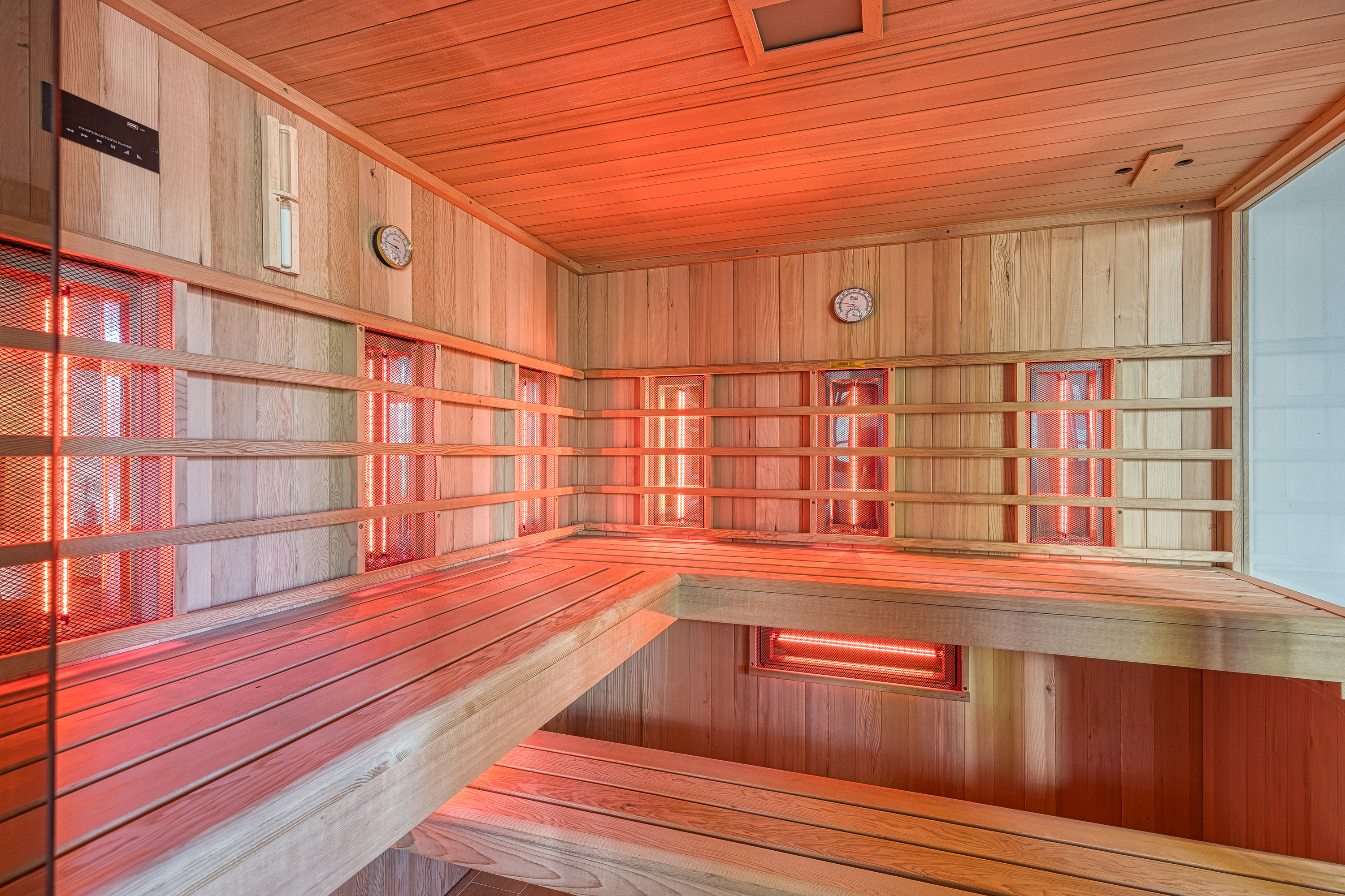 Grand logement de vacances avec sauna et bain à remous privés