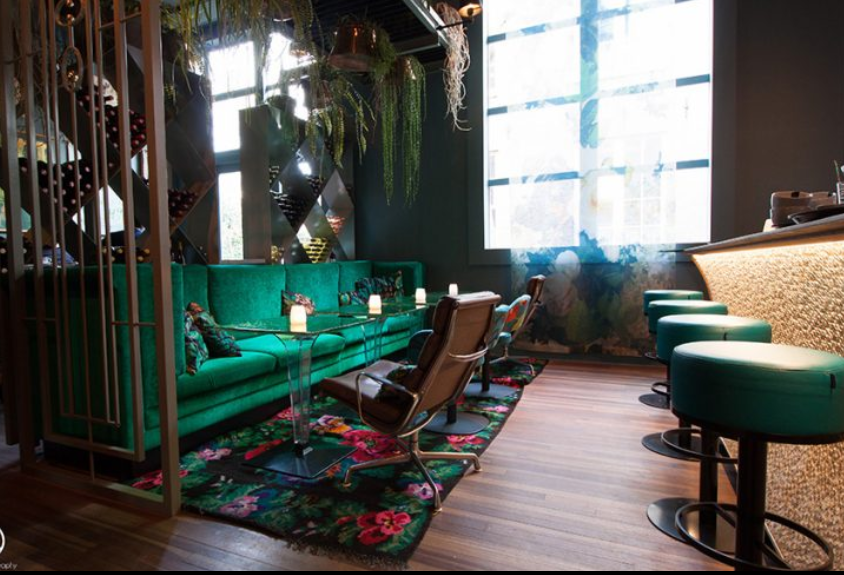 Boutique hotel with unique, hanging bathtub