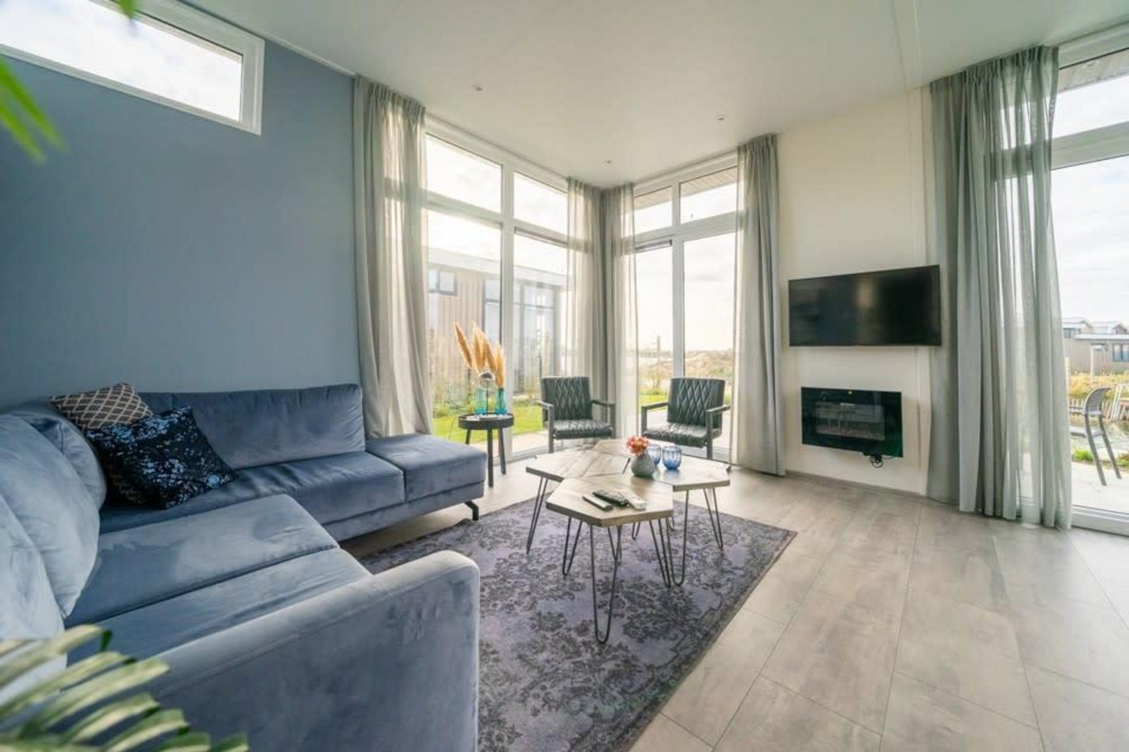 Modern design vacation home for 6 people