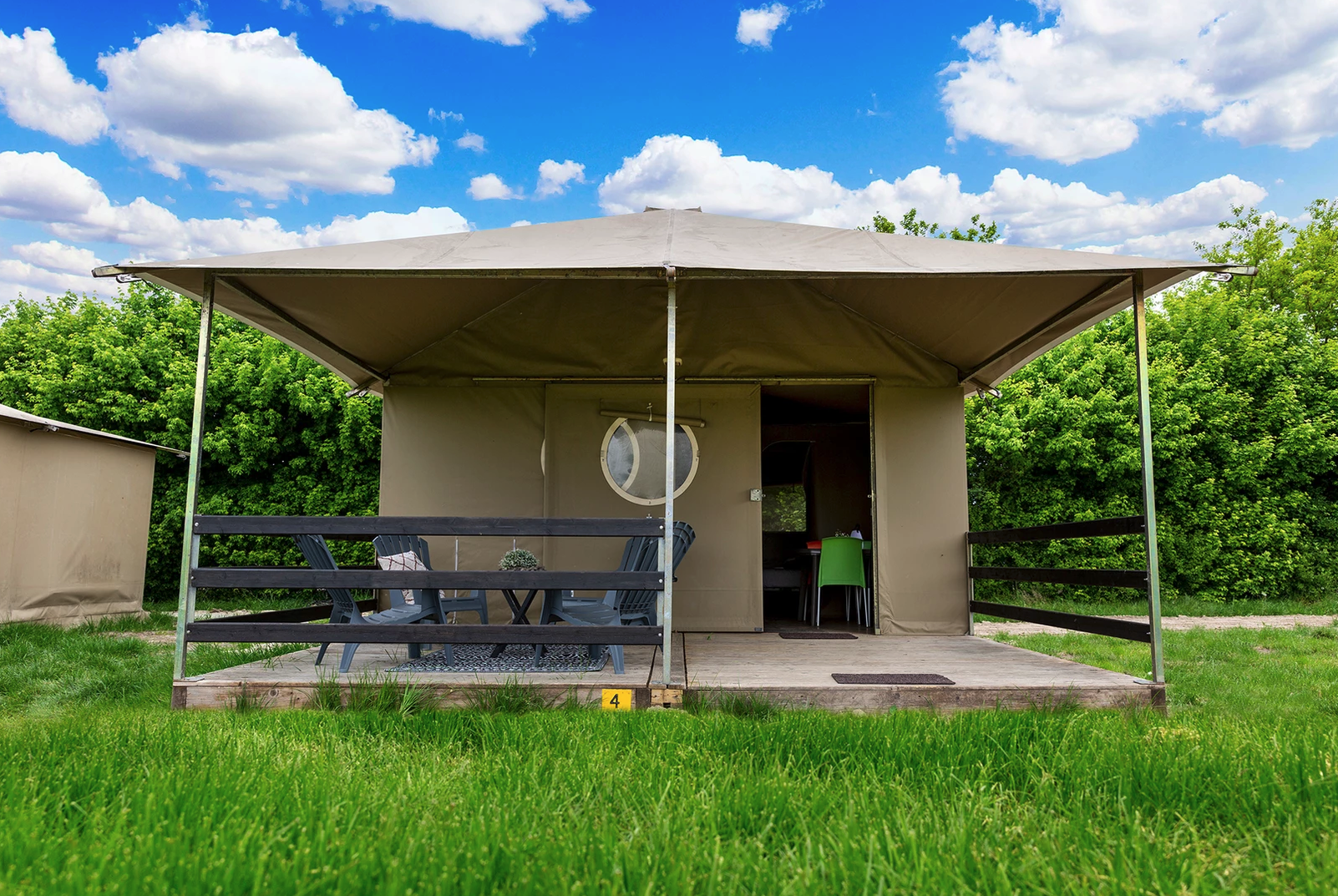 Luxe glamping lodge (4p) op boerencamping