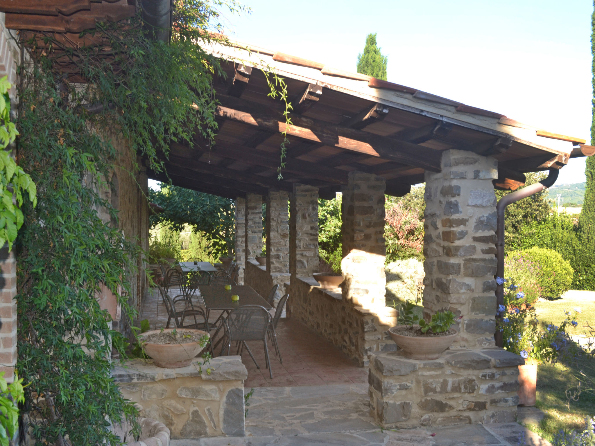 Holiday home surrounded by greenery for 16 people.