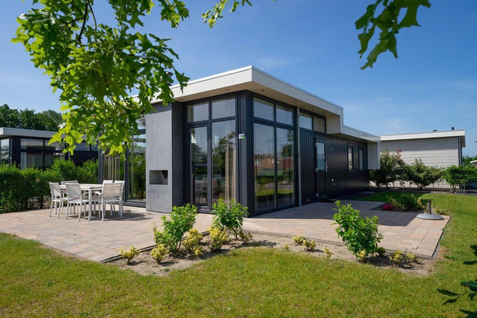Modern design vacation home for 6 people