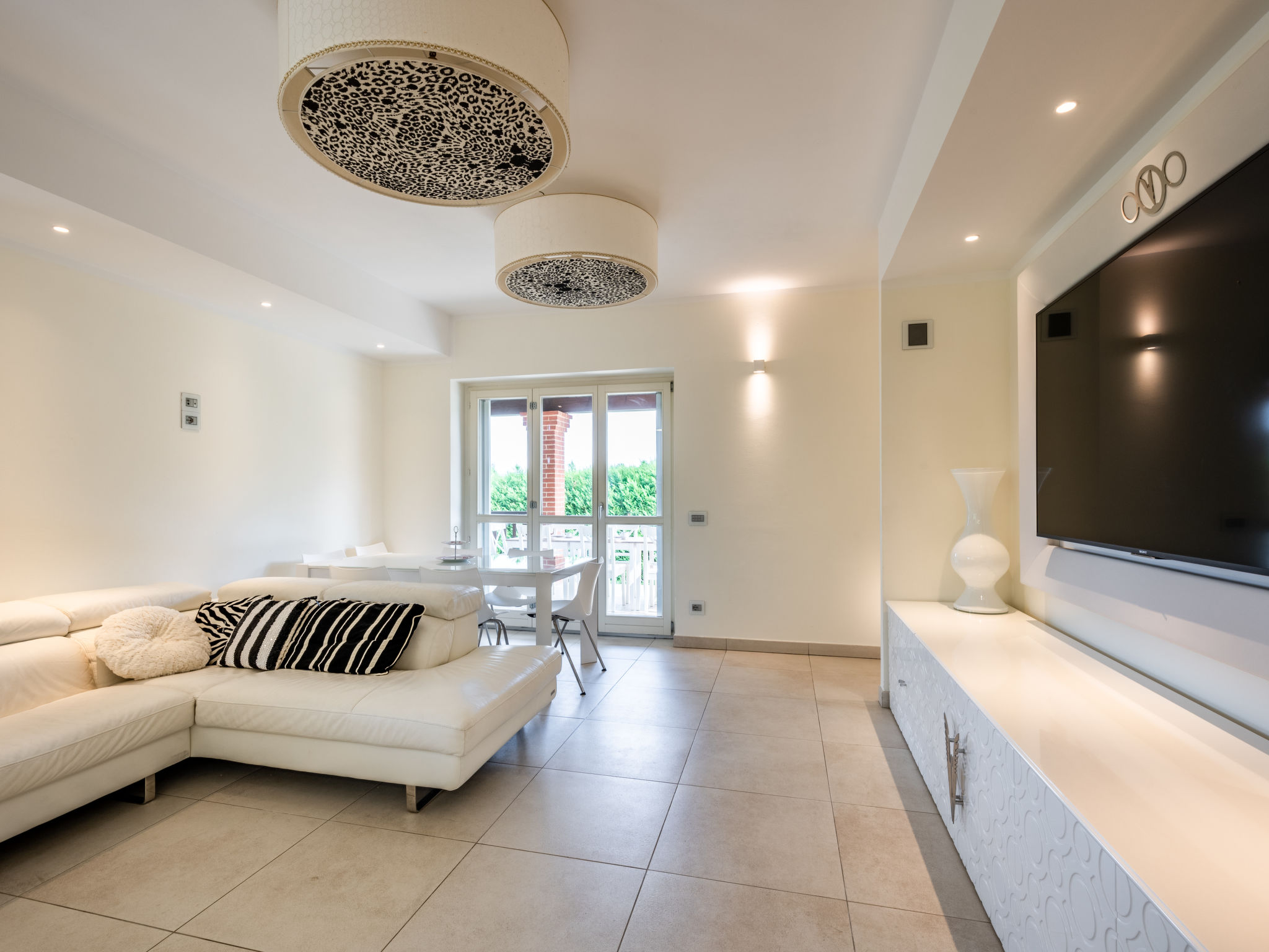 Modernes Ferienhaus mit Schwimmbad (11p)
