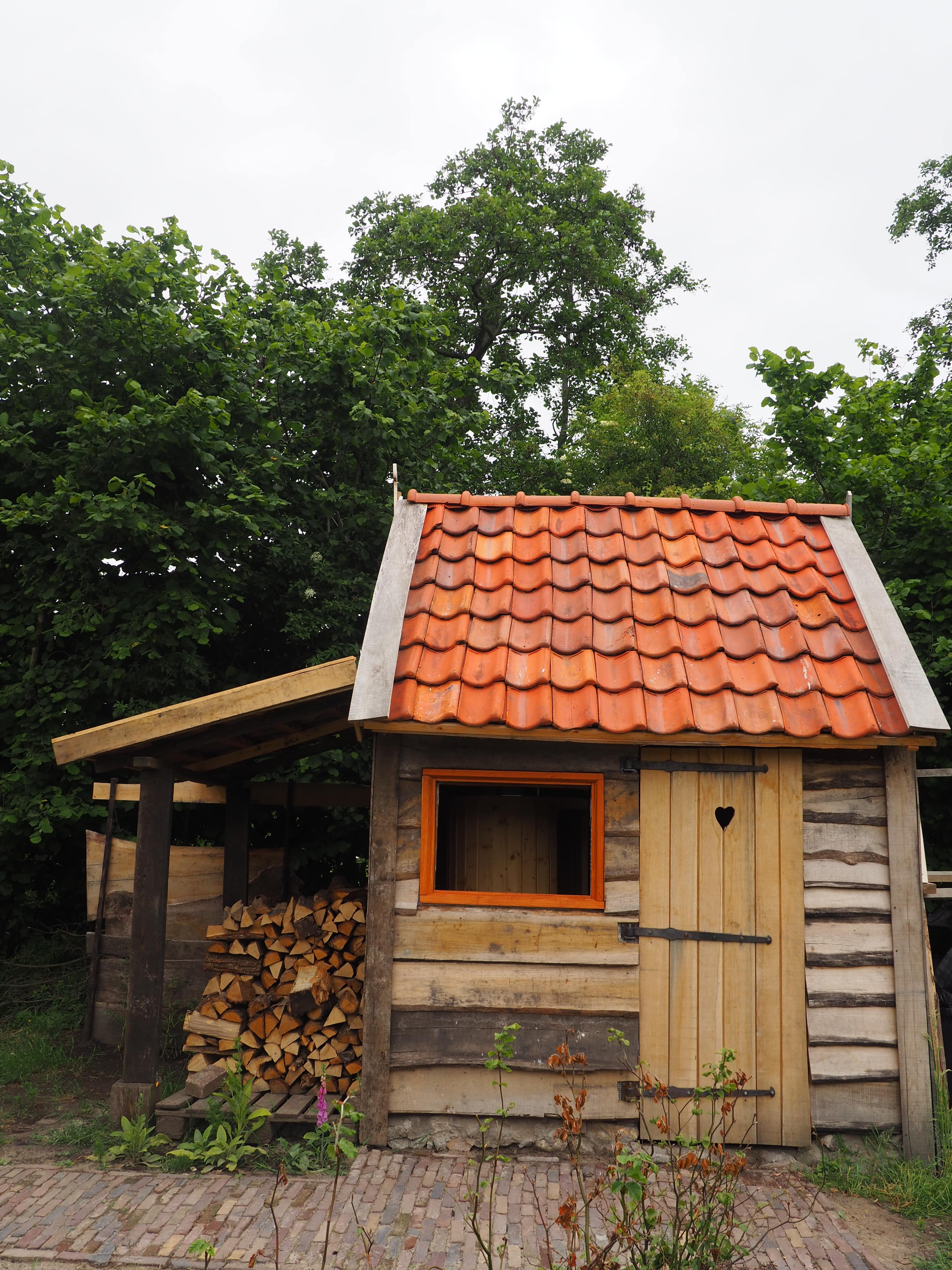 Woonwagen in jaren '30 stijl met hottub