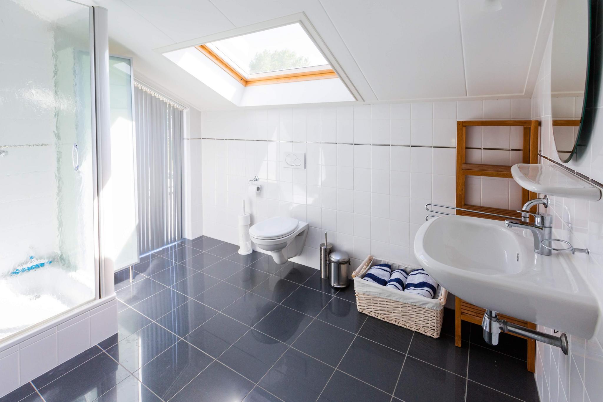 Villa with private pool close to the sea