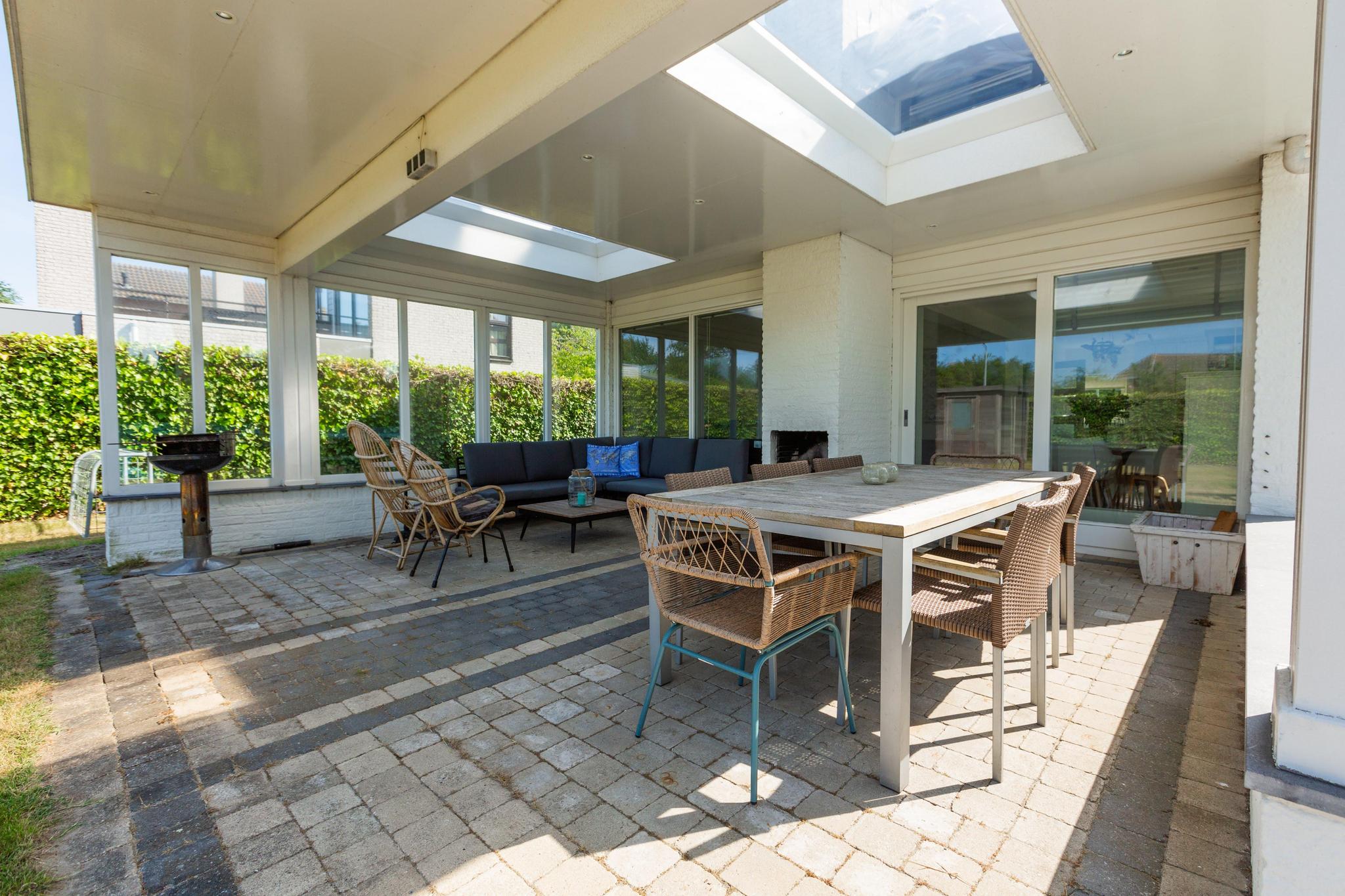 Villa with private pool close to the sea