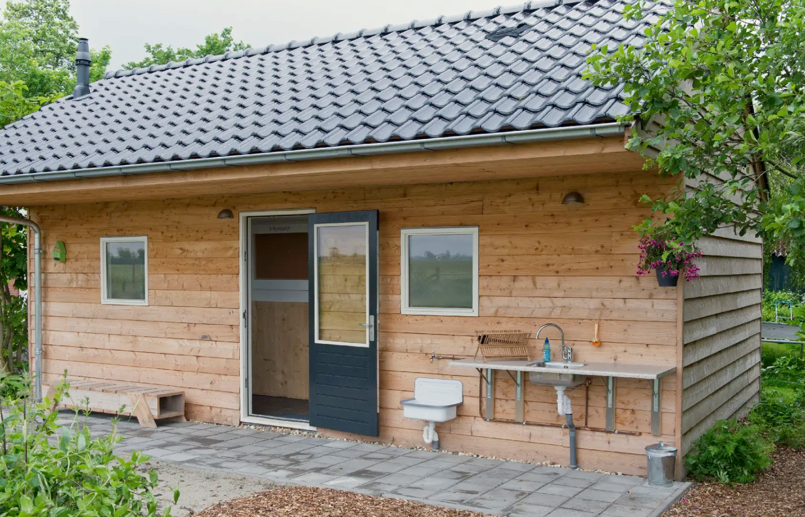 Tente glamping spacieuse (4p) au bord de l'eau