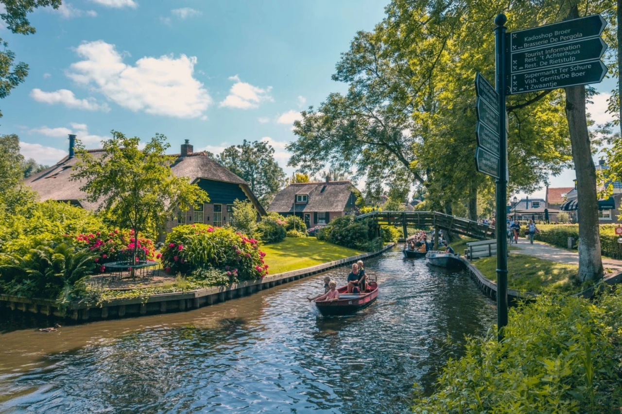 Group accommodation (up to 23p) on nice park